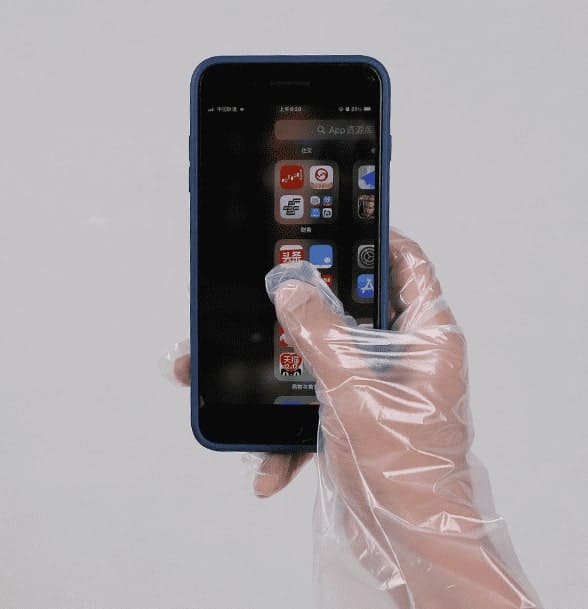 Les gants ont une bonne sensibilité tactile pour les téléphones portables