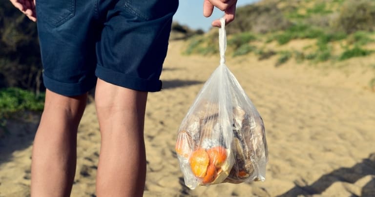 пренасяне на хранителни остатъци чрез компостируема торба